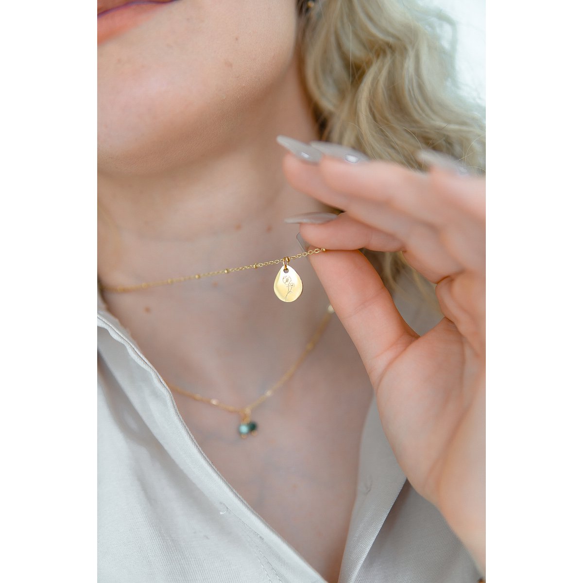 Gouden geboortebloem ketting – een betekenisvol cadeau per maand