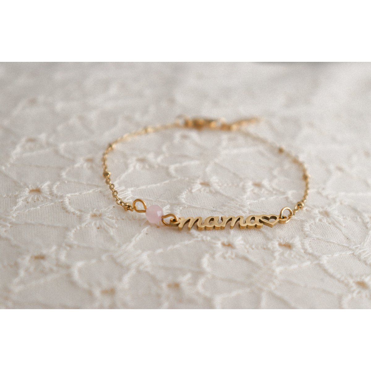 Mama & Rozenkwarts armband Goud – een liefdevol en betekenisvol cadeau