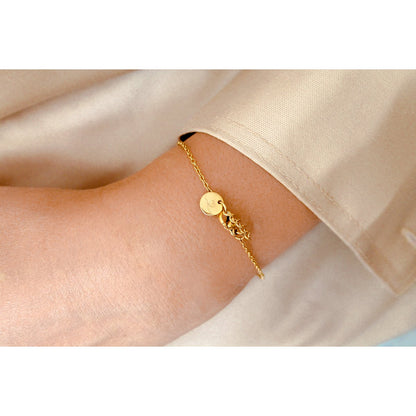 Love Armband Goud – subtiel armbandje met hartjes bedel