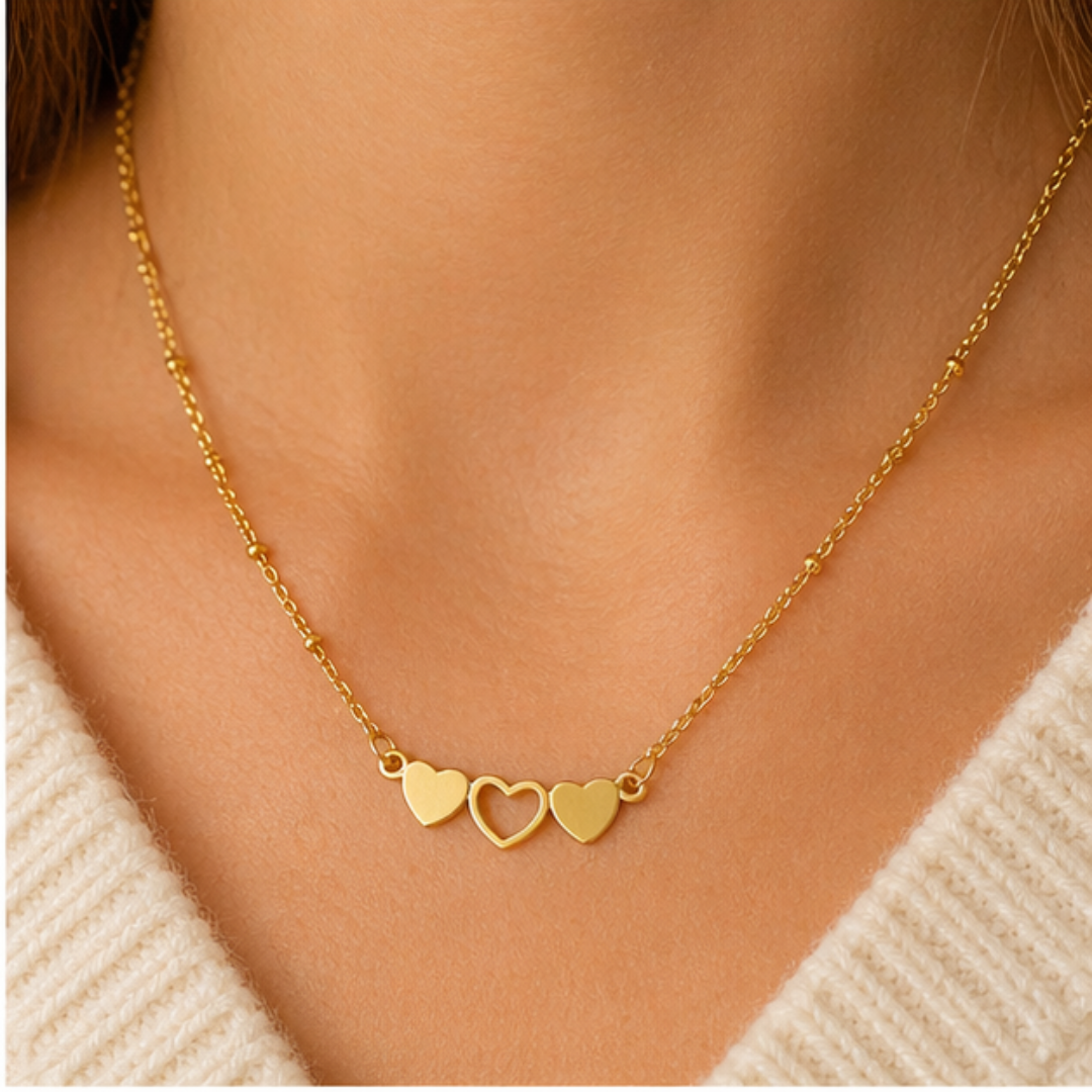 Hartjes Ketting Goud – subtiel kettinkje met drie hartjes