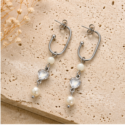 Kristal Hart Oorbellen Zilver met Maansteen & Parel – elegante en betekenisvolle eyecatchers