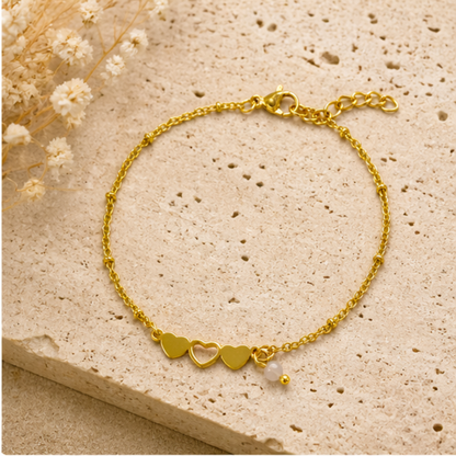 Hartjes & Rozenkwarts Armband Goud – een liefdevol en betekenisvol sieraad