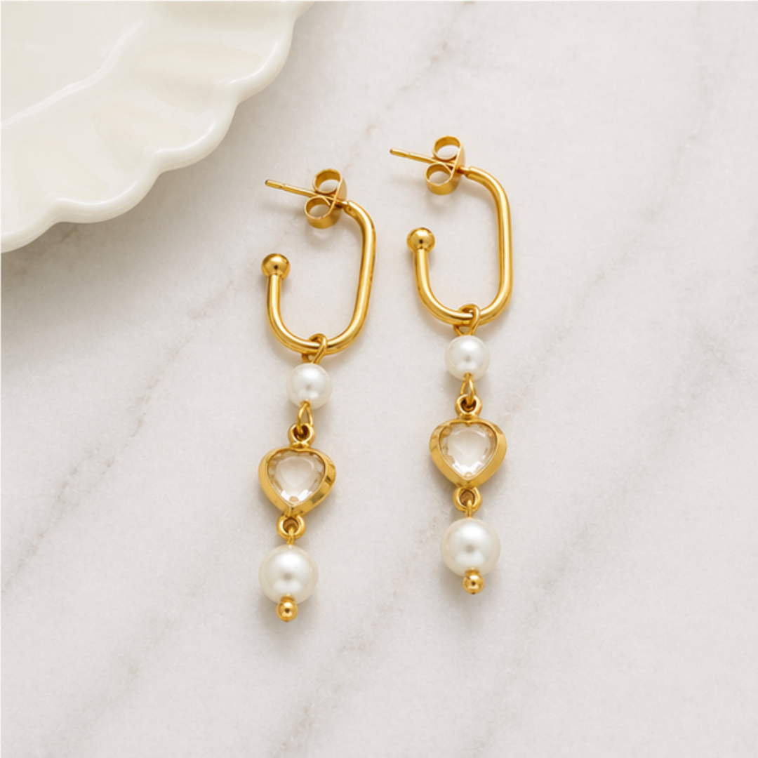 Kristal Hart Oorbellen Goud met Maansteen & Parel – elegante en betekenisvolle eyecatchers