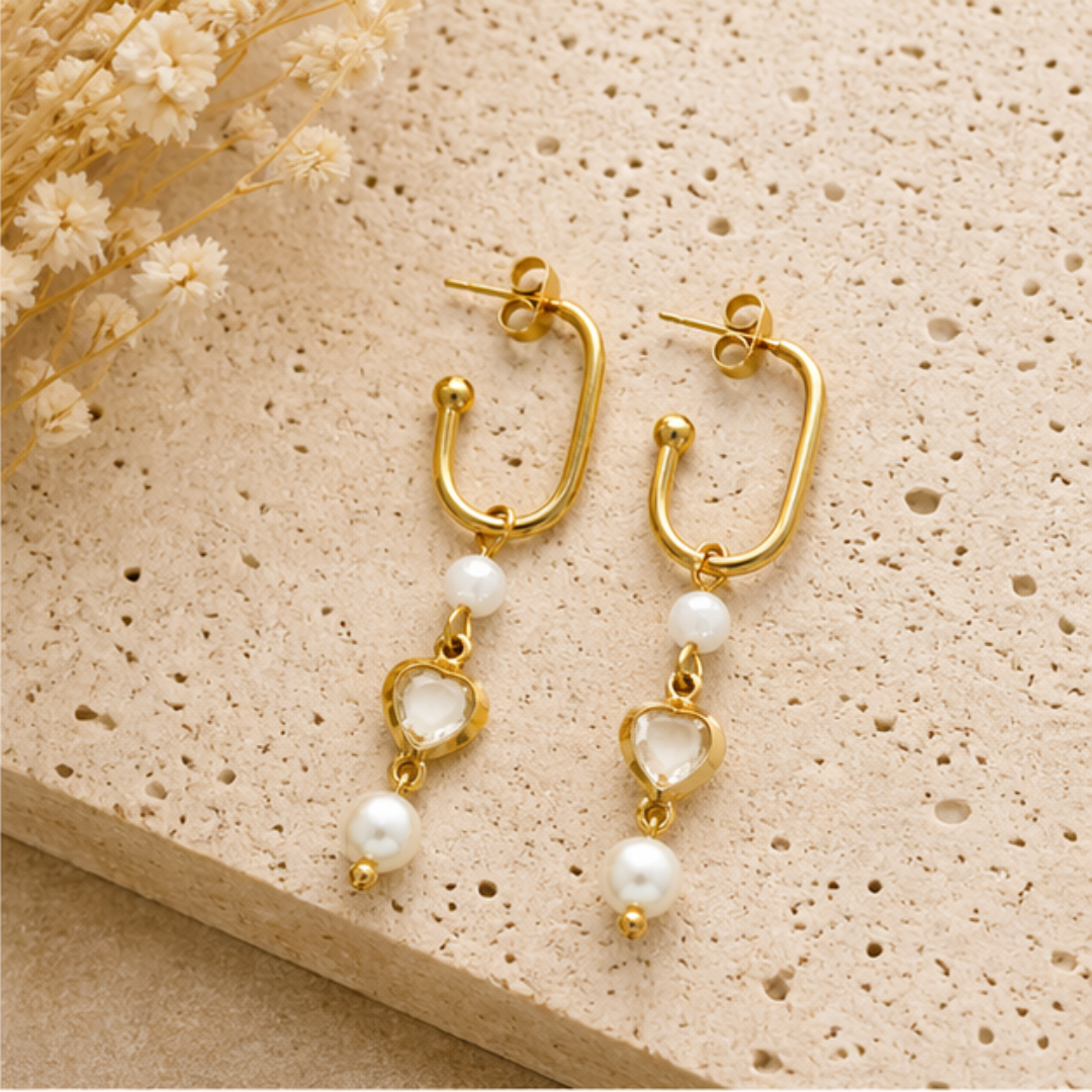 Kristal Hart Oorbellen Goud met Maansteen & Parel – elegante en betekenisvolle eyecatchers