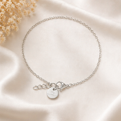 Love Armband Zilver – subtiel armbandje met hartjes bedel