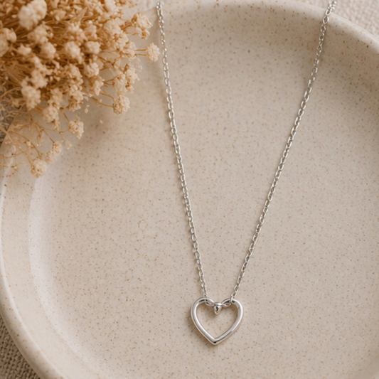 Hart Ketting Zilver – een tijdloos symbool van liefde en verbondenheid