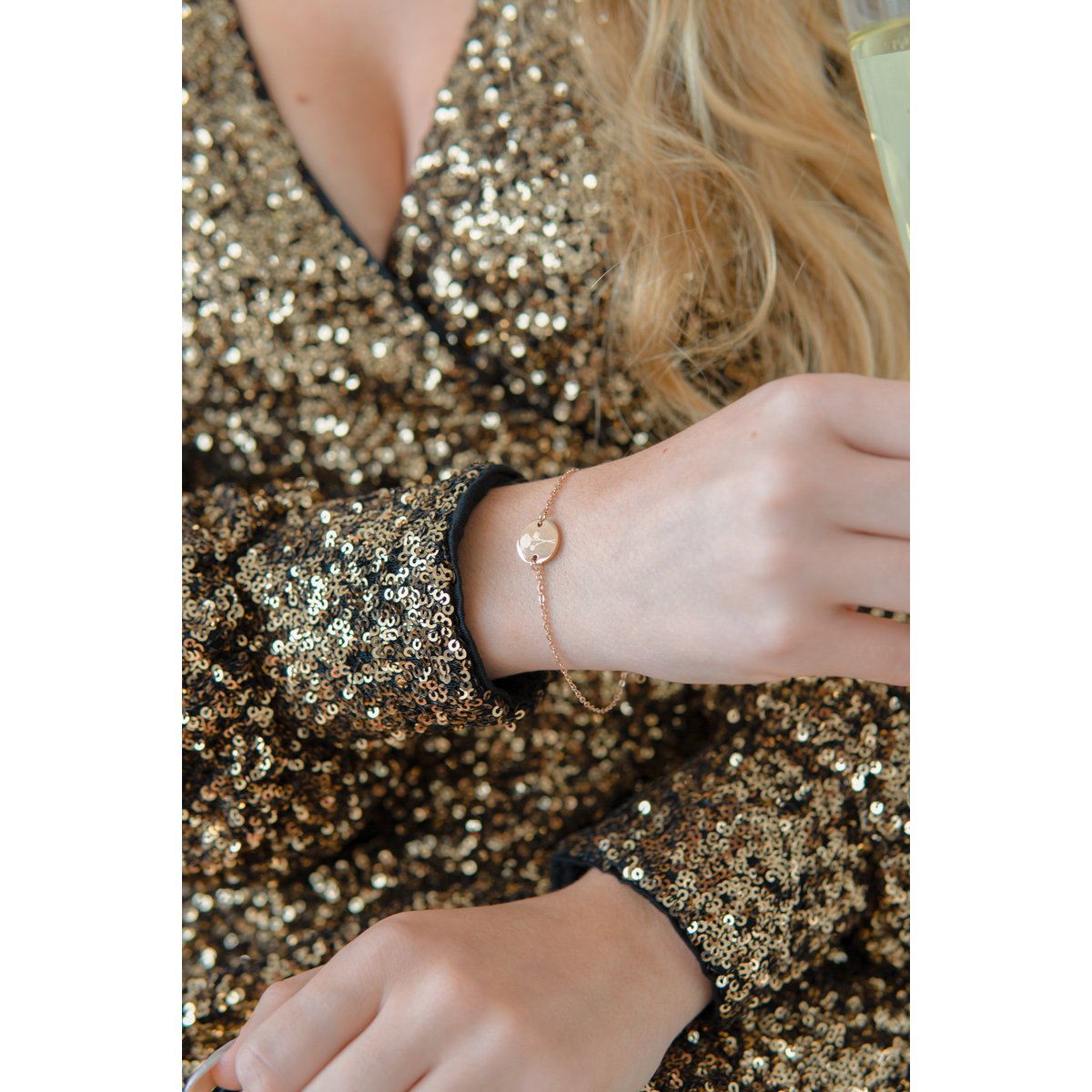 Rosé gouden geboortebloem armband – een betekenisvol cadeau per maand