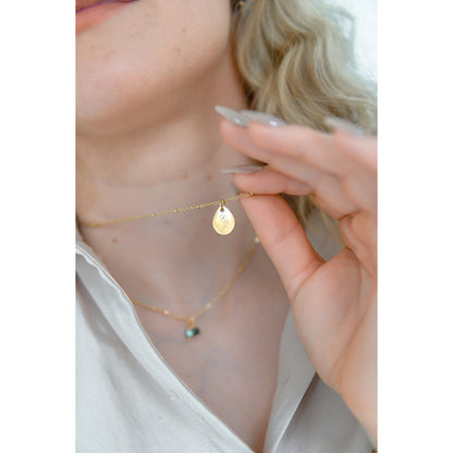 Gouden geboortebloem ketting – een betekenisvol cadeau per maand