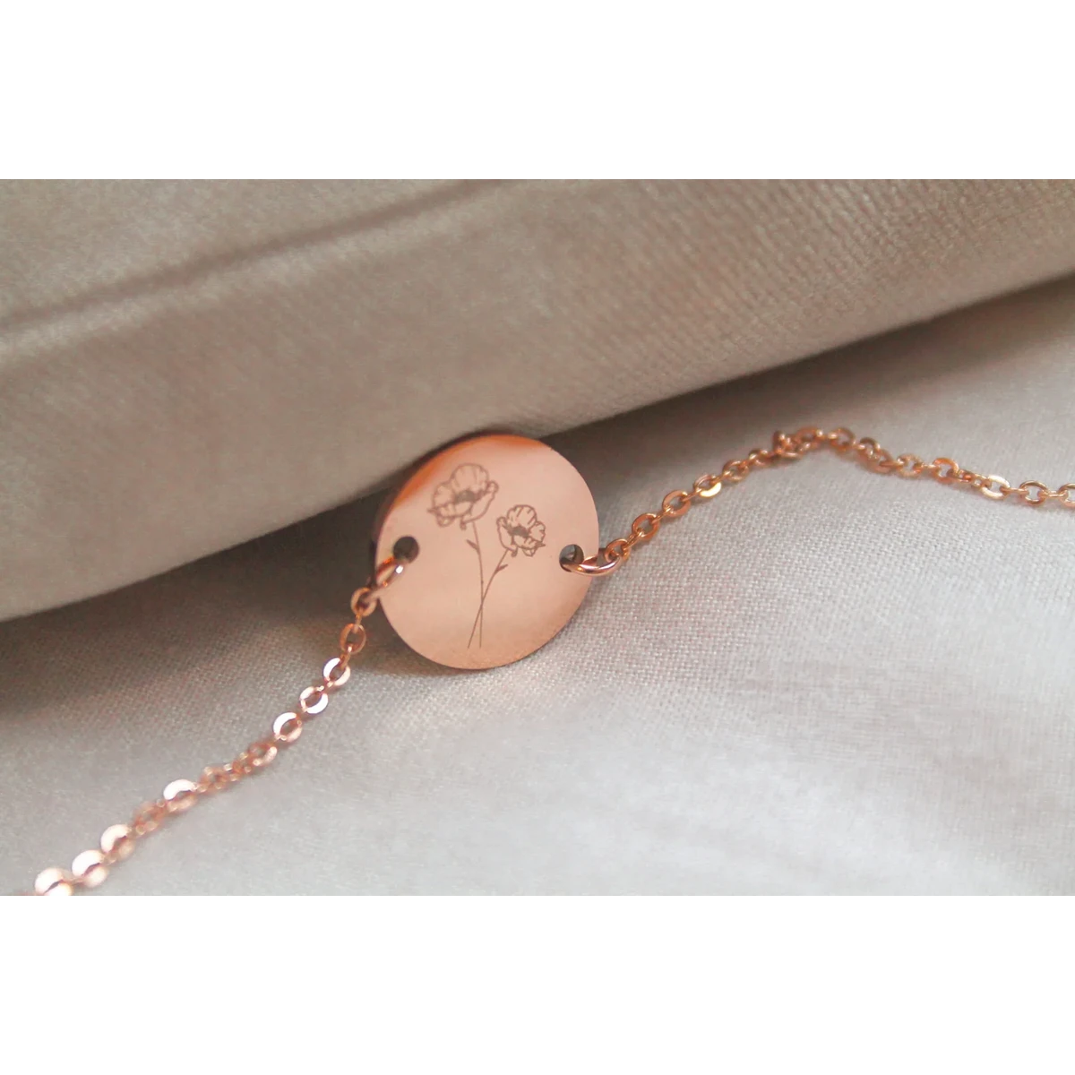 Rosé gouden geboortebloem armband – een betekenisvol cadeau per maand
